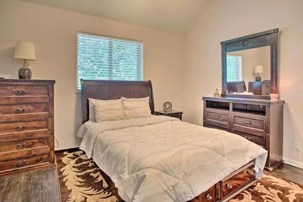 Heated Pool, Pool Table, Hot Tub, Home Theatre, Guest House, Basketball Court, Sleeps-20 Allen Exteriér fotografie